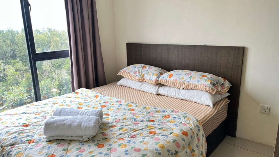 Bed, Bedroom, towels