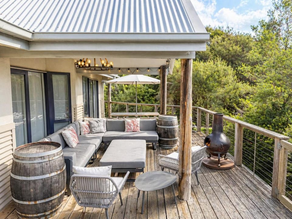Patio, Seating area