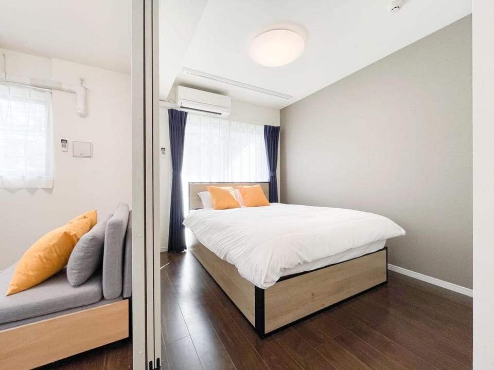 Bed, Bedroom, air conditioner