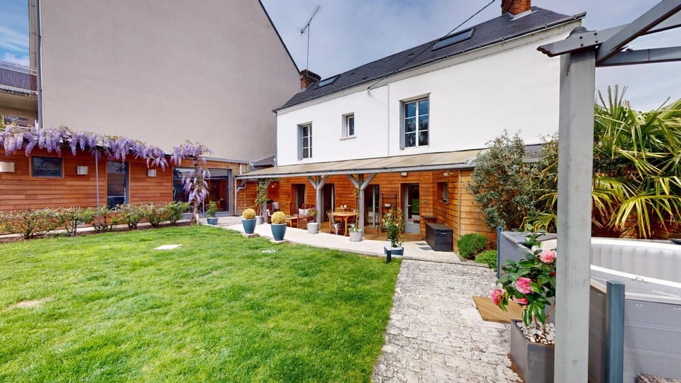 Property building, Patio, Garden, Garden view
