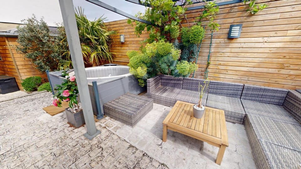 Patio, Garden, Living room, Spa and wellness centre/facilities