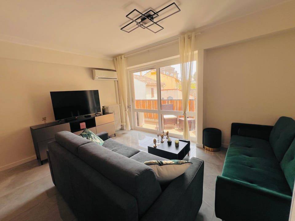 Les Arènes - Cannes centre, Charmant 2 pièces récemment rénové de 45 m2 avec sa terrasse de 10 m2 Apartment in Cannes