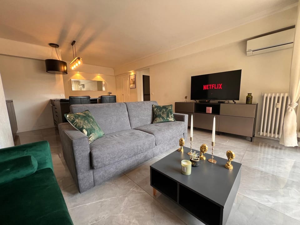Les Arènes - Cannes centre, Charmant 2 pièces récemment rénové de 45 m2 avec sa terrasse de 10 m2 Apartment in Cannes