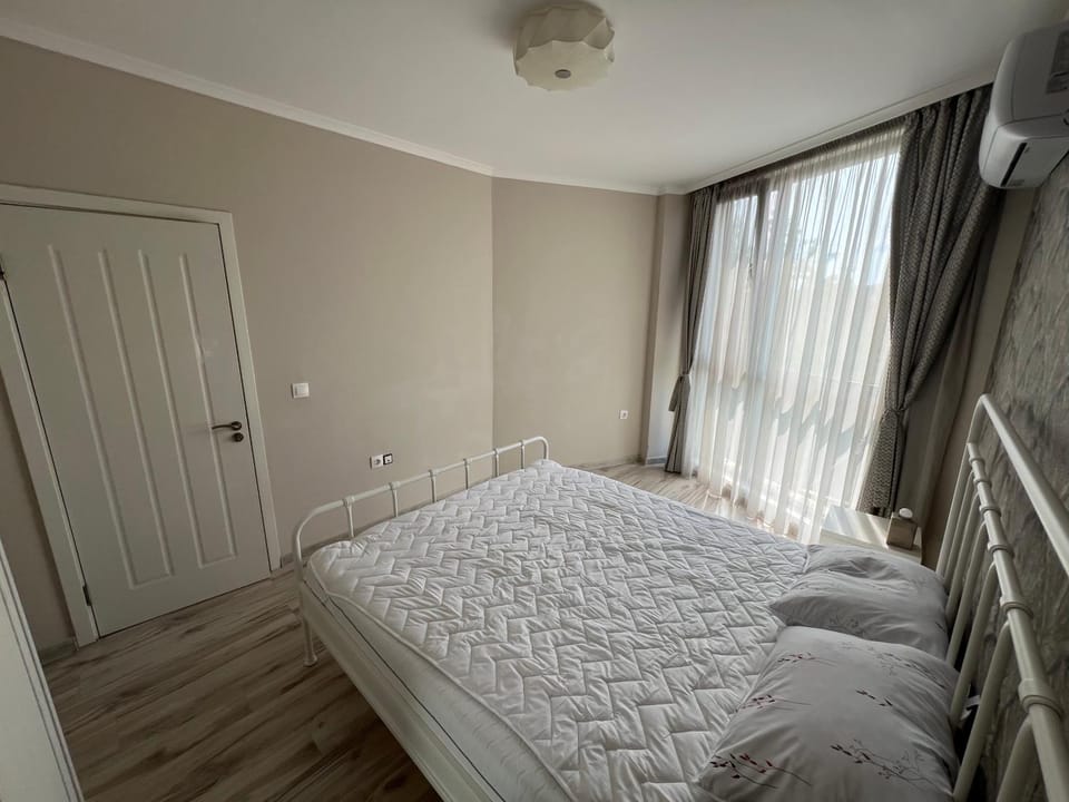 Seaview flat with pool Apartment in Varna