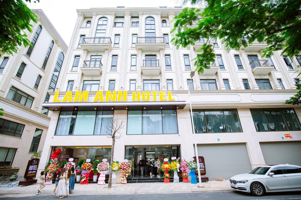 Property building, Facade/entrance, Location