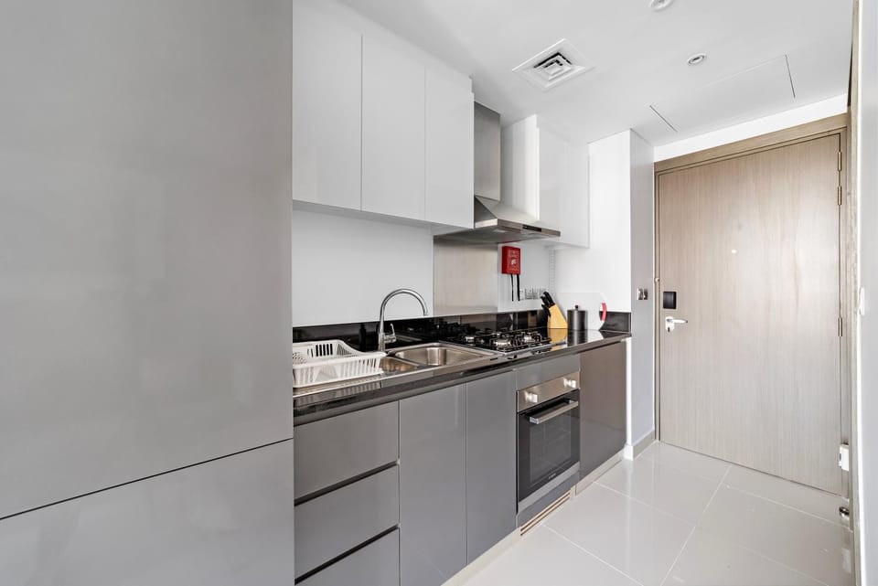 Kitchen or kitchenette, oven, stove