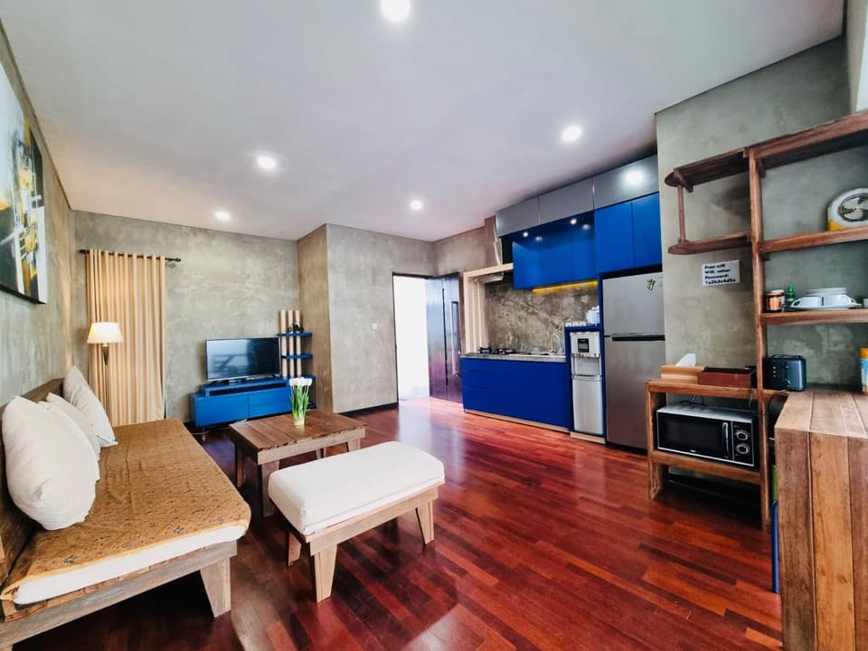 Kitchen or kitchenette, Living room, Dining area, oven, stove