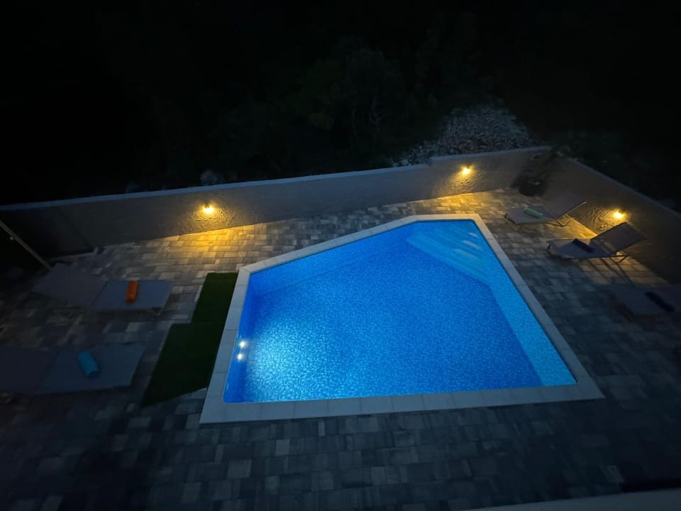 Pool view, Swimming pool