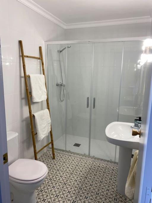 Shower, Bathroom, towels