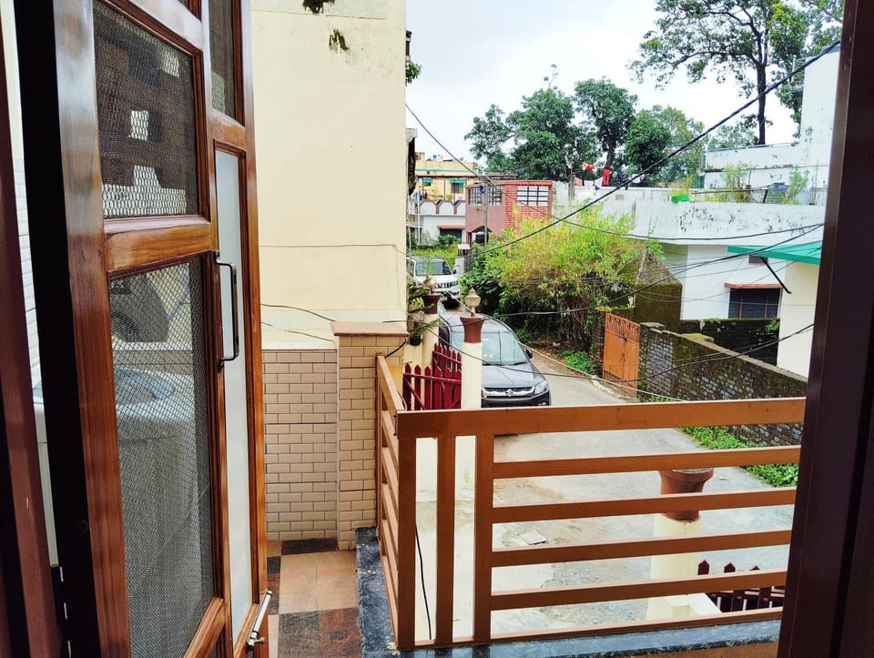 Property building, Patio, Communal lounge/ TV room, Day, Neighbourhood, Activities, Activities, Bird's eye view, Winter, Summer, View (from property/room), Balcony/Terrace, Balcony/Terrace, Lounge or bar, Spa and wellness centre/facilities, Spa and wellness centre/facilities, Spa and wellness centre/facilities, Seating area, City view, City view, Street view, Area and facilities, Area and facilities, Area and facilities, Seasons, Location, Sunrise, children, children, young children, young children, older children, older children, group of guests, Family, Quiet street view, Inner courtyard view, sunbed, laundry, washing machine, washing machine, dryer