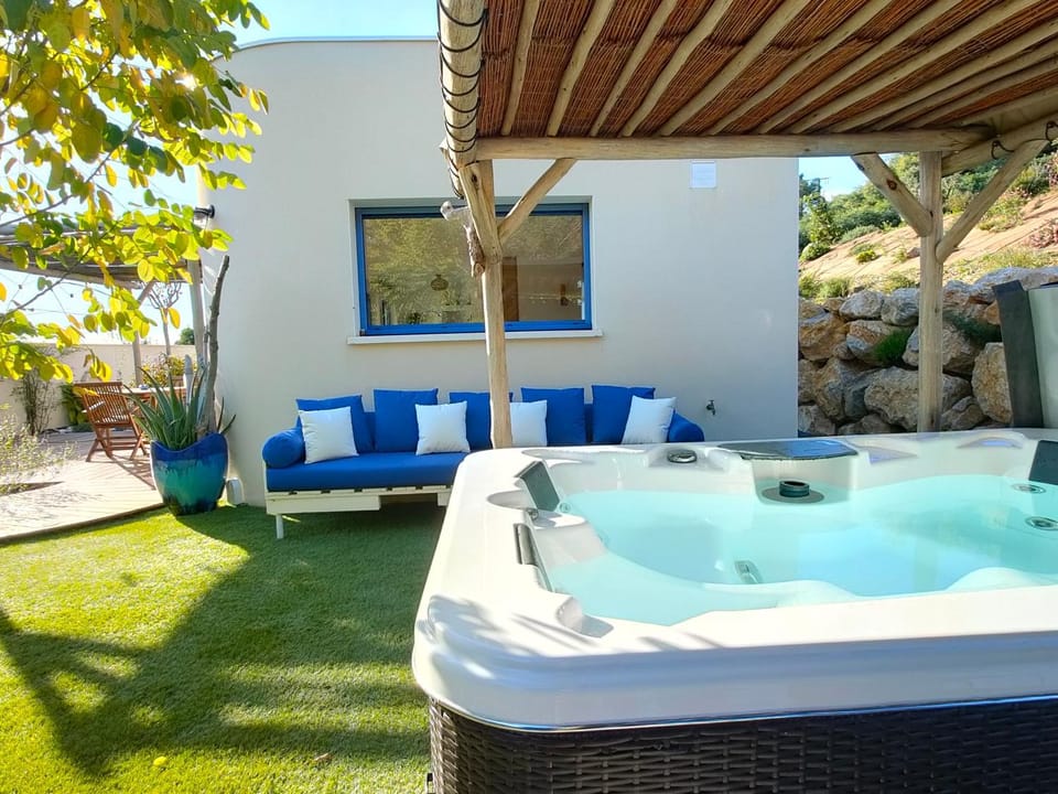 Hot Tub, Garden view