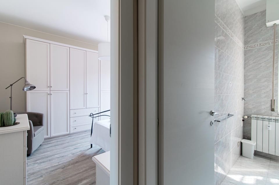 Lovely suite with private parking in Como Apartment in Como