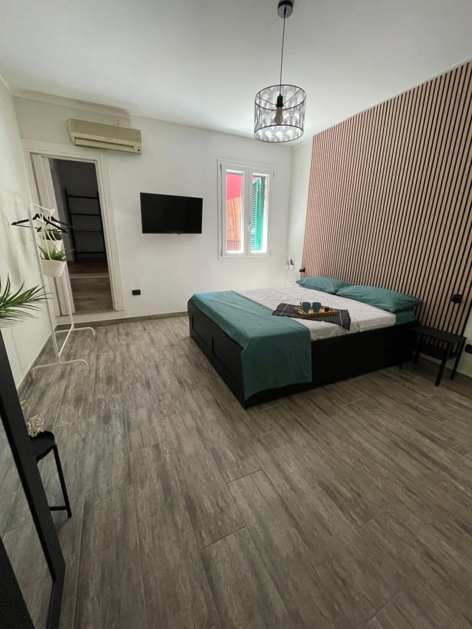 Bedroom, air conditioner