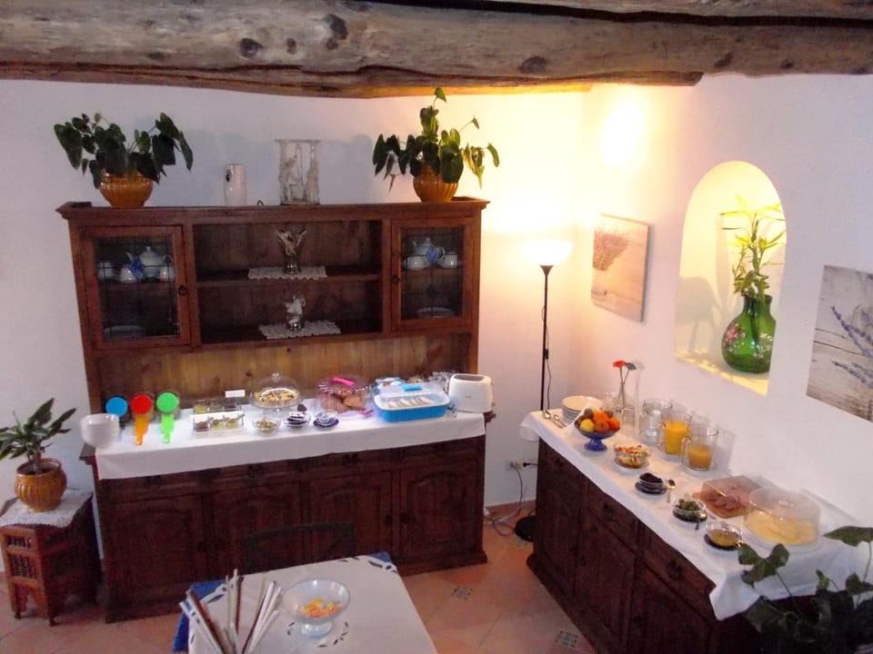 Food and drinks, Buffet breakfast