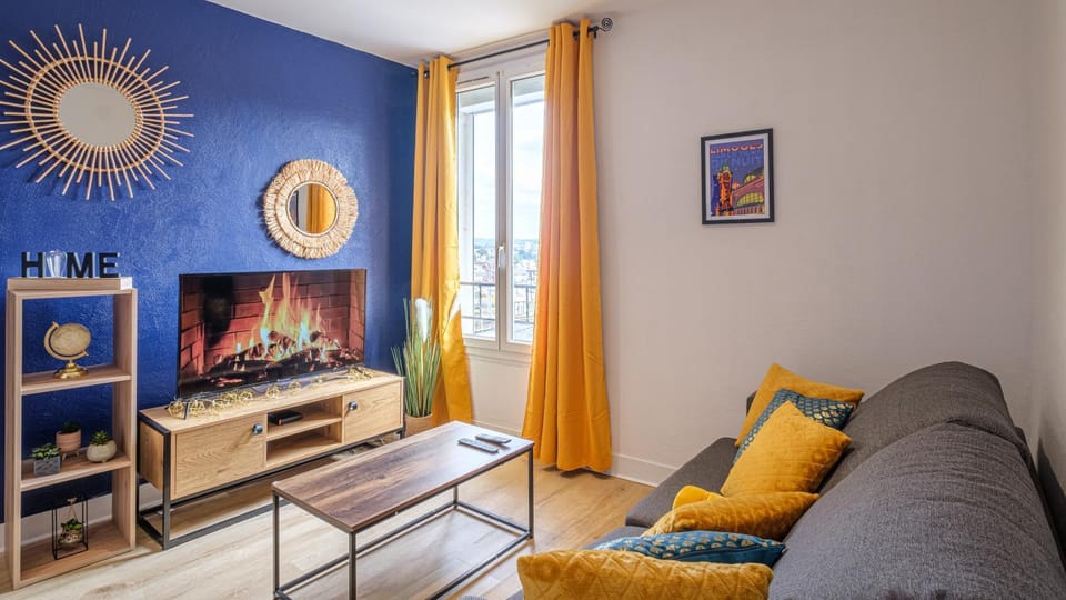 TV and multimedia, Living room, Seating area
