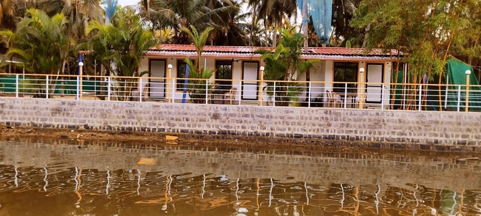 Hangout Vacation rental in Karnataka