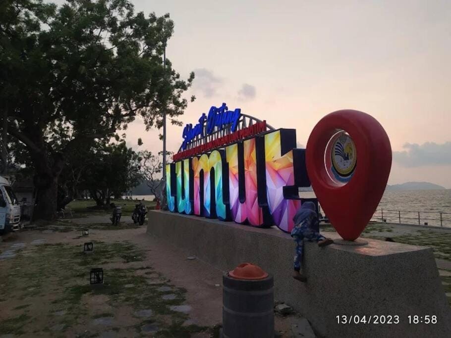 lumut manjung homestay john faten Apartment in Perak