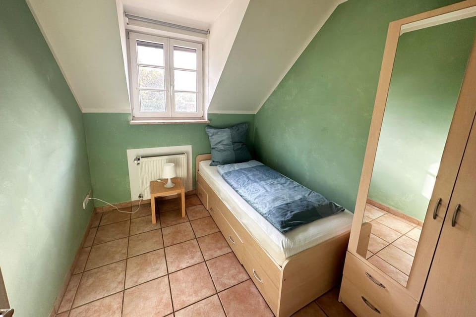 Bed, Photo of the whole room, Bedroom, wardrobe