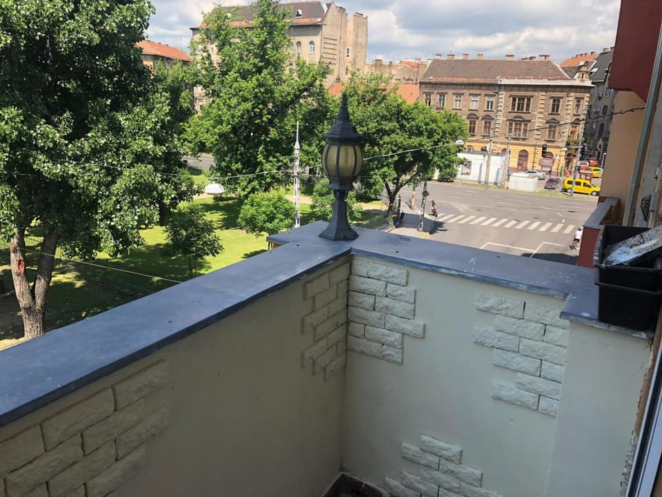 Kálvária with balcony and AC Apartment in Budapest