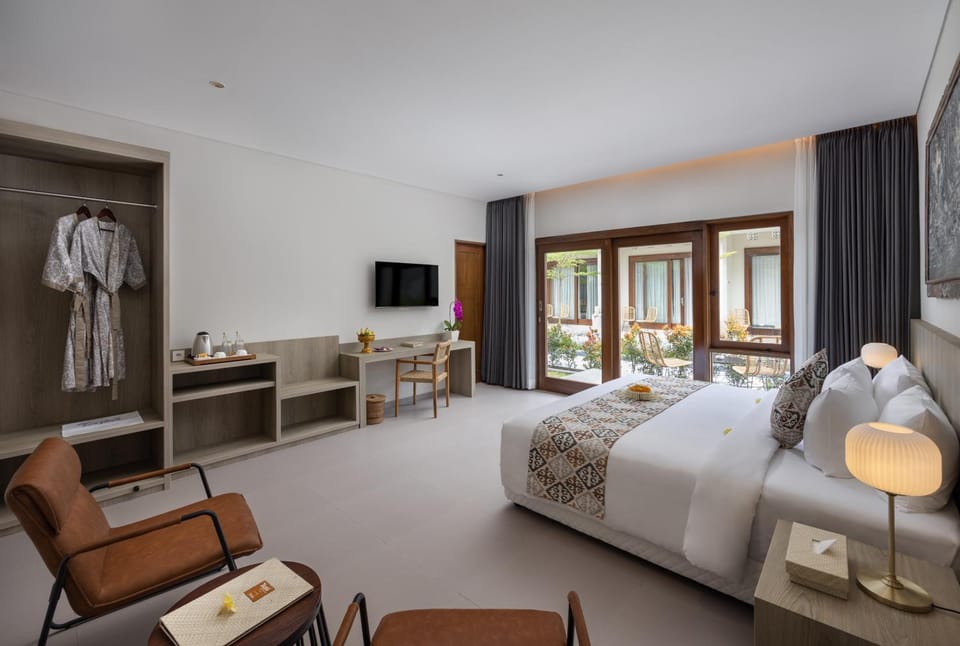 Bed, TV and multimedia, Bedroom, Mountain view, wardrobe