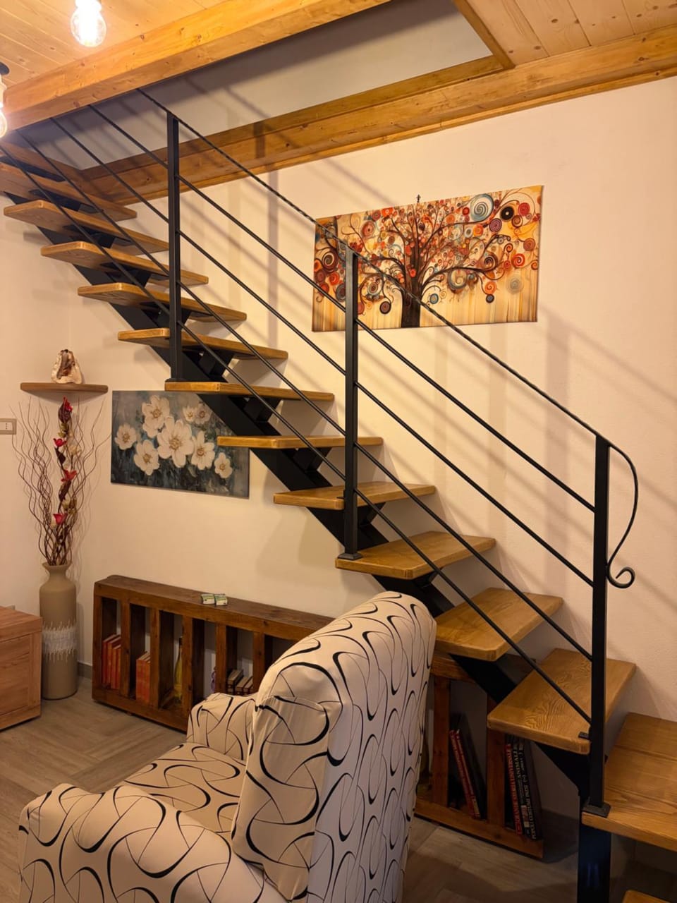 Living room, Decorative detail, Seating area