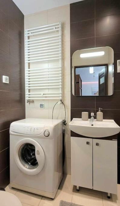 Apartment SANDY BEACH down town, aquapark, free parking Apartment in Krakow
