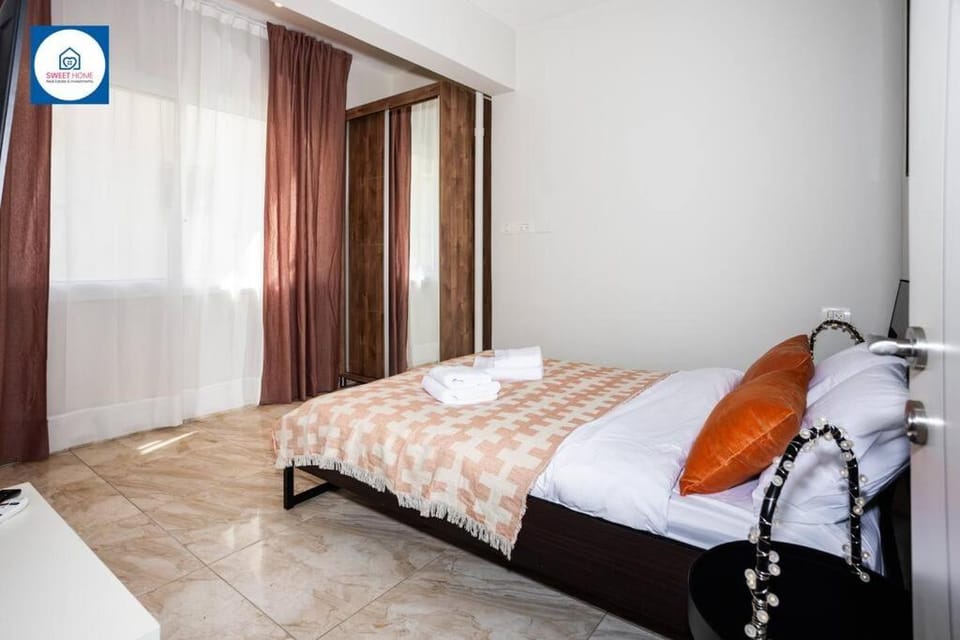 Cozy Quiet Oasis in the Center Apartment in Netanya