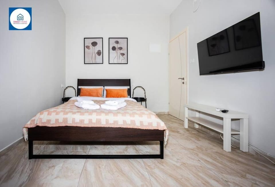 Cozy Quiet Oasis in the Center Apartment in Netanya