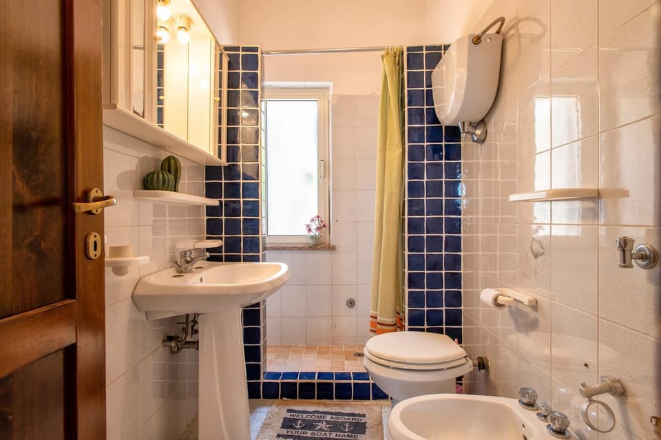 Bathroom, Living room