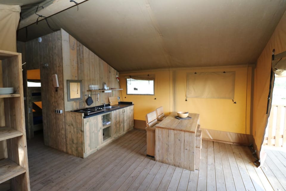 Glamping "De Zuidvliet" Nr 7 Luxury tent in Wolphaartsdijk