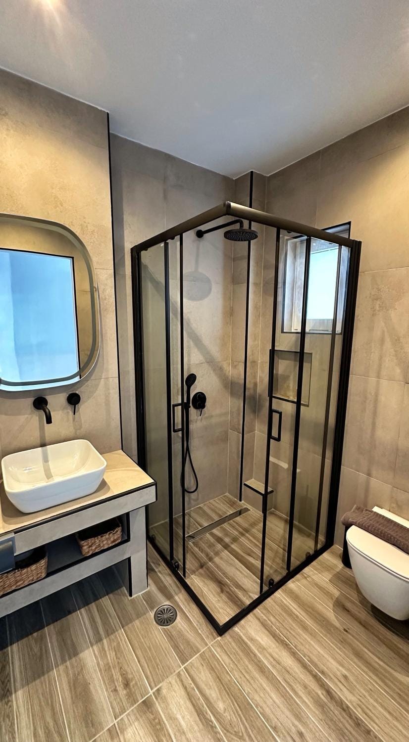 Shower, Toilet, Bathroom