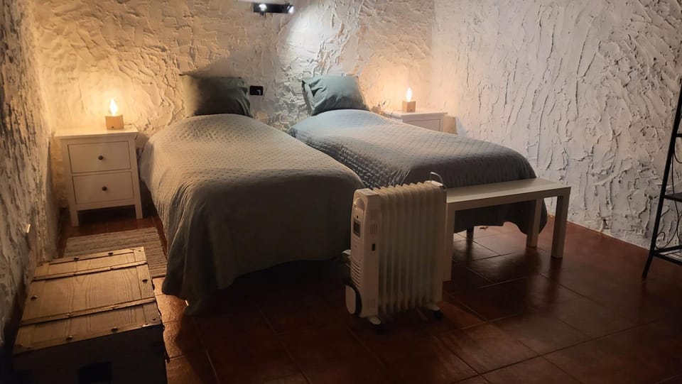 Bed, Night, Photo of the whole room, Bedroom