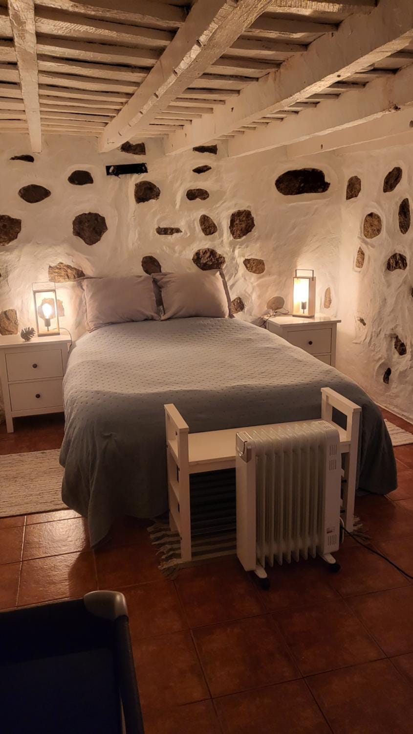 Bed, Night, Photo of the whole room, Bedroom