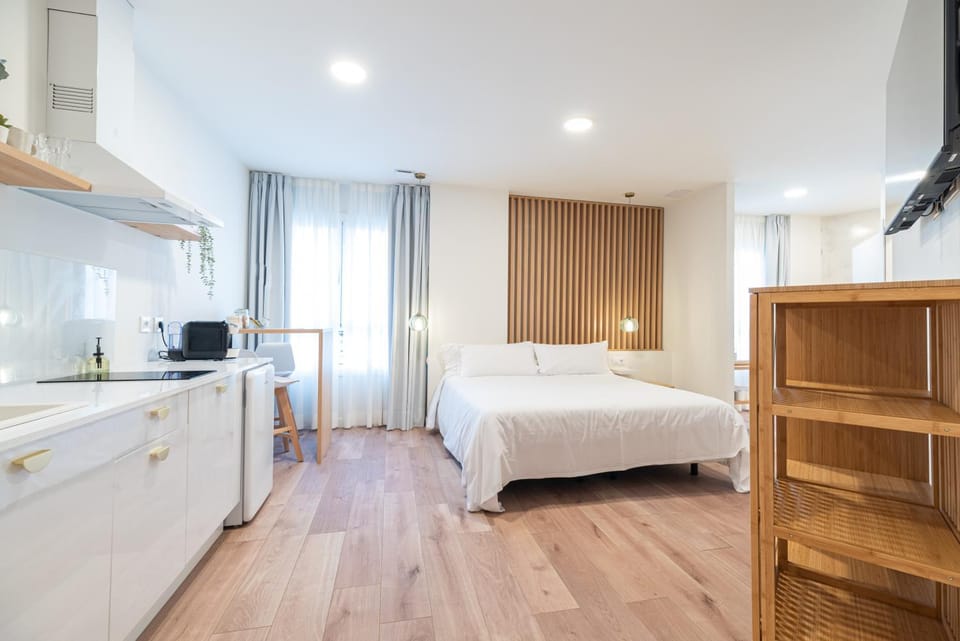 Bed, Kitchen or kitchenette, Photo of the whole room, Bedroom