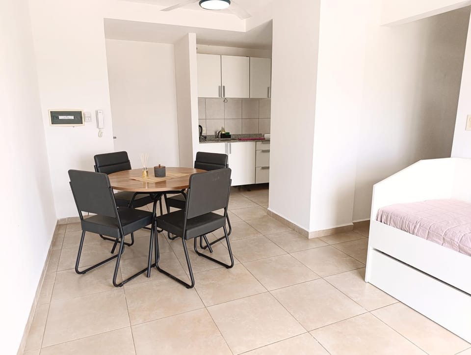 Bed, Photo of the whole room, Seating area, Dining area