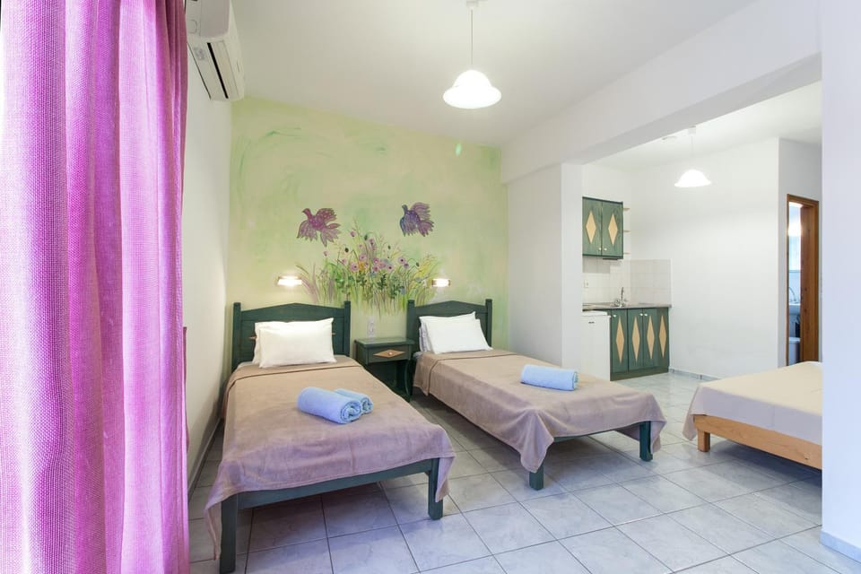 Kitchen or kitchenette, Photo of the whole room, Bedroom