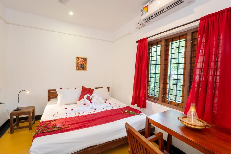 Photo of the whole room, Bedroom, air conditioner