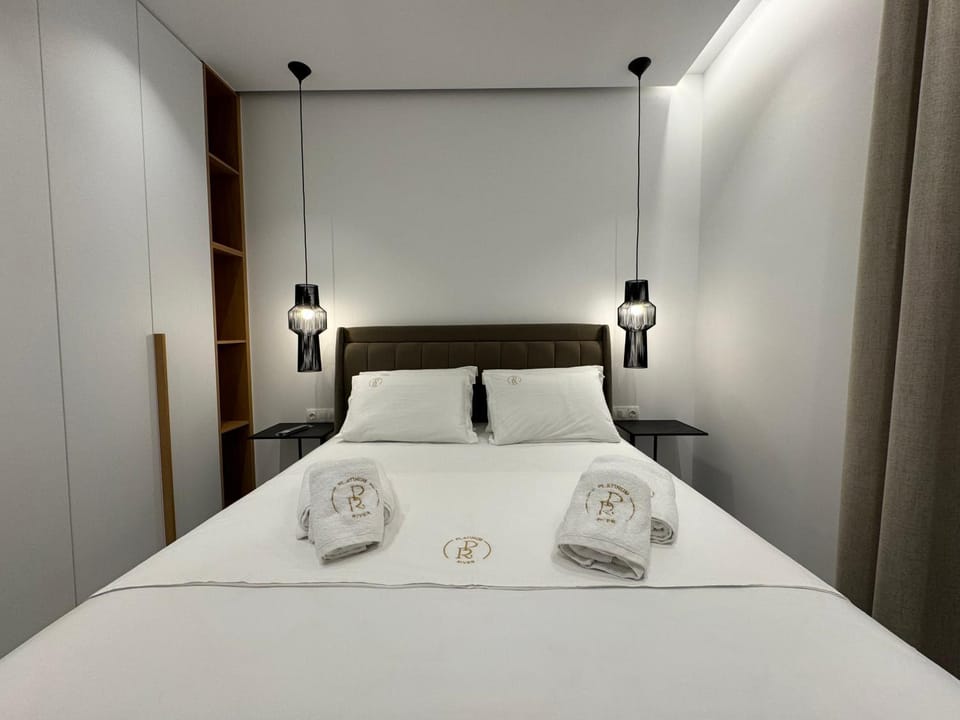 Bed, Photo of the whole room, Bedroom, towels, wardrobe