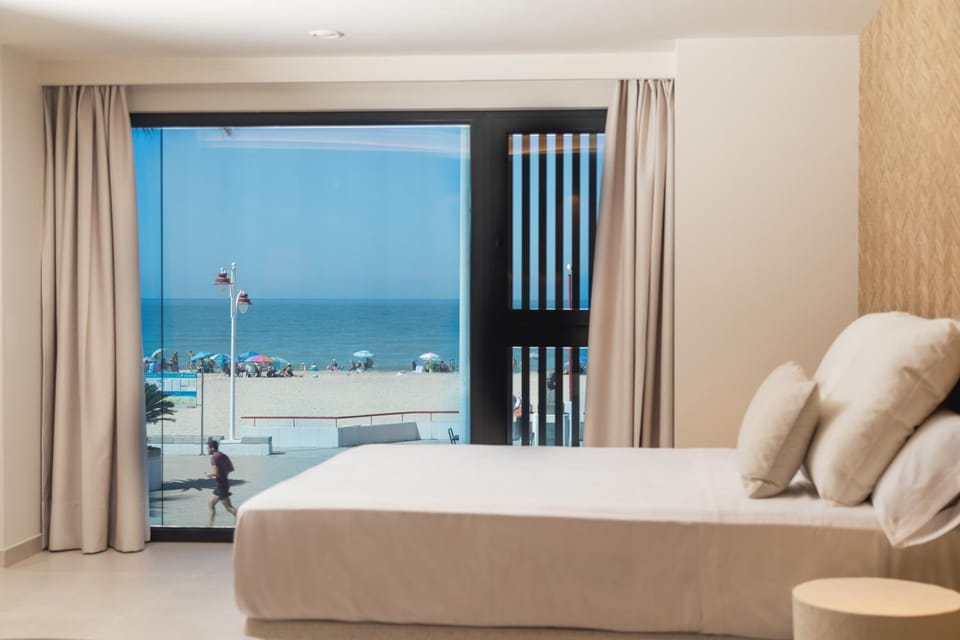 Bed, Bedroom, Sea view