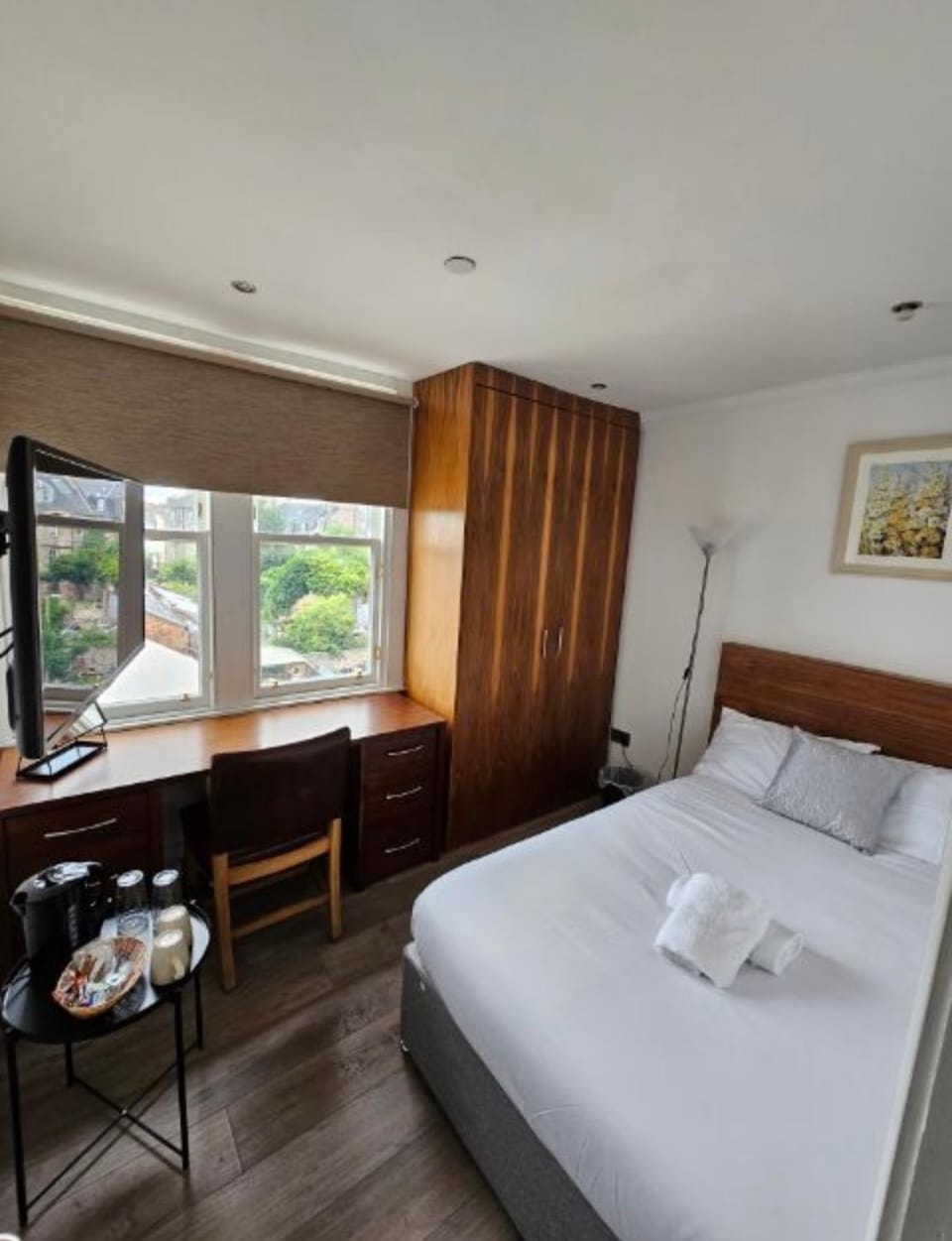 Cosy Single Room City Centre with shared bathroom Vacation rental in Edinburgh