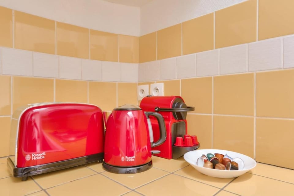 Coffee/tea facilities, Kitchen or kitchenette