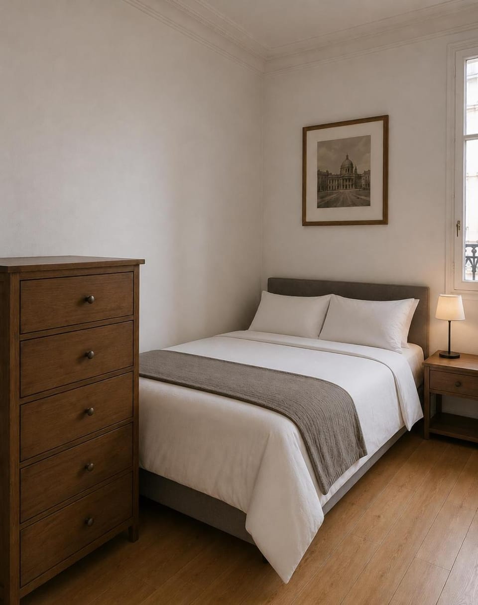 Bed, Photo of the whole room, Bedroom