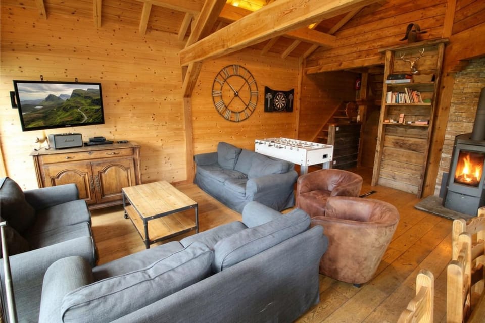 Darts, Game Room, TV and multimedia, Living room, fireplace, internet