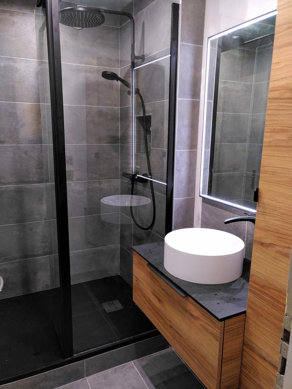 Bathroom, Living room
