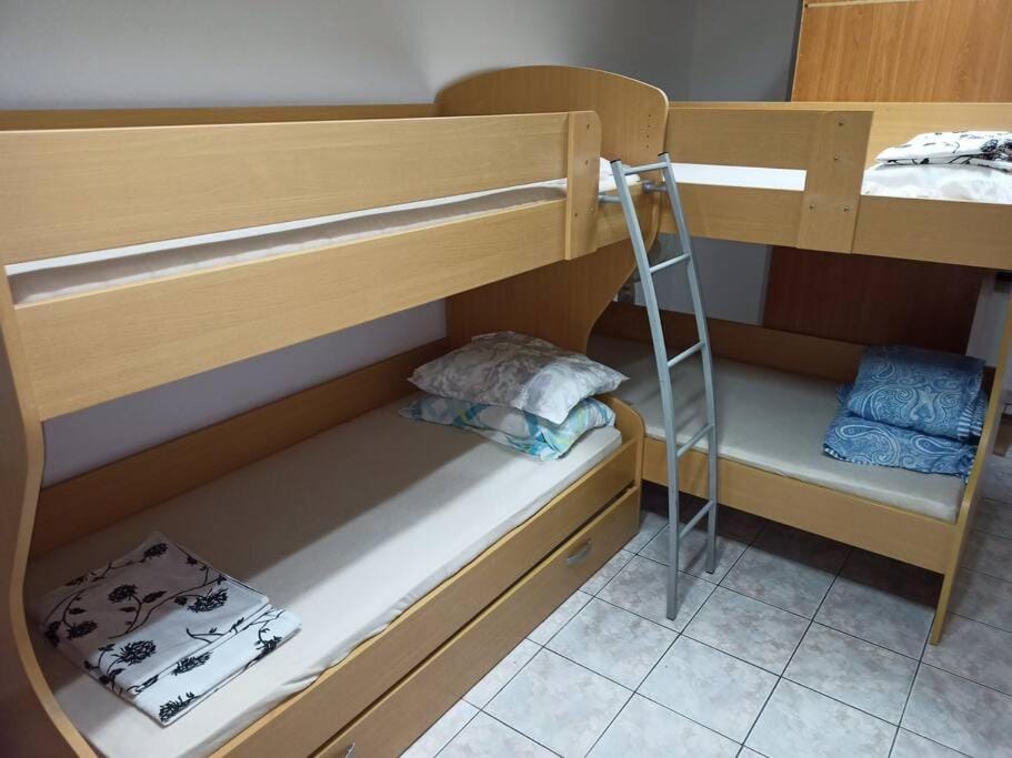 bunk bed