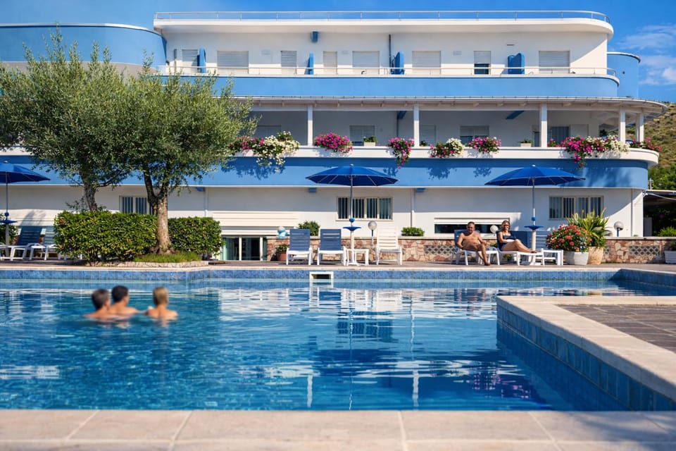Day, People, Pool view, Swimming pool, sunbed