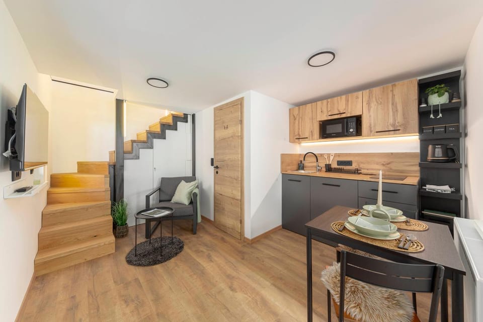TV and multimedia, Kitchen or kitchenette, Living room, Dining area