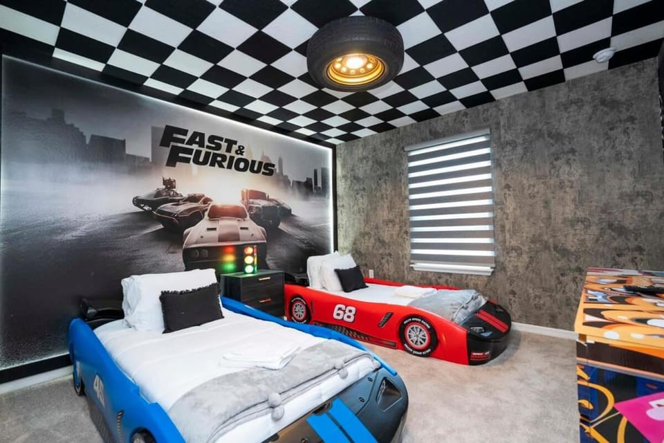 Bed, Living room, Bedroom