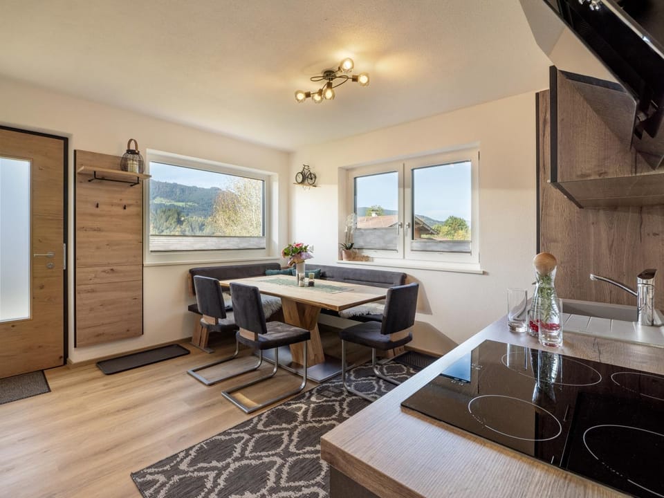 Seating area, Dining area