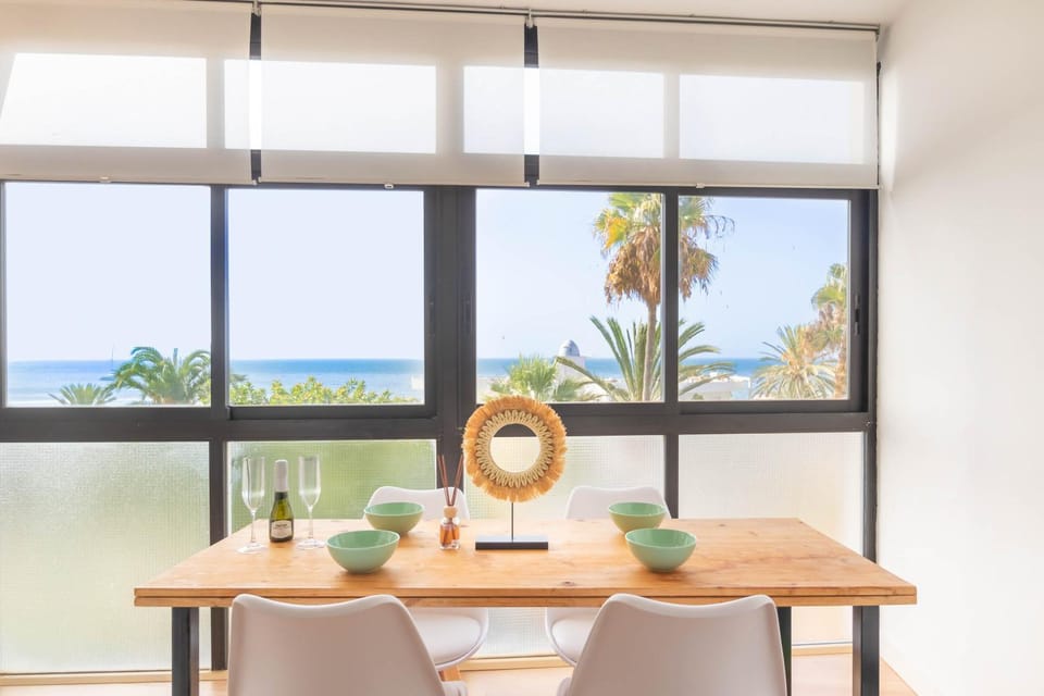 Natural landscape, TV and multimedia, Living room, Dining area, Sea view, Sea view, air conditioner